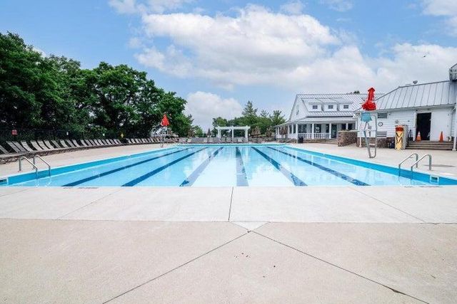 1622 Linkhorn Drive, Grove City, OH 43123