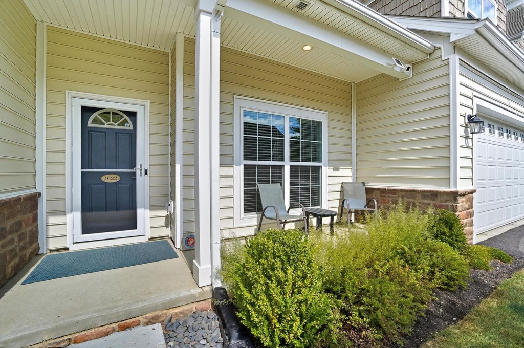 1622 Linkhorn Drive, Grove City, OH 43123