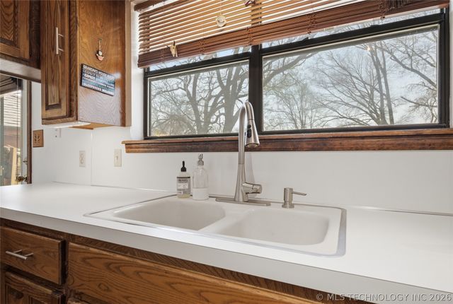 9126 S Lakewood Avenue E, Tulsa, OK 74137