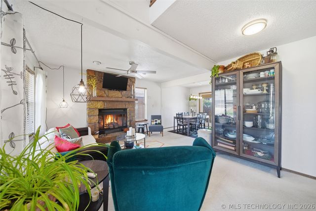 9126 S Lakewood Avenue E, Tulsa, OK 74137