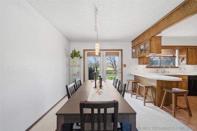 9126 S Lakewood Avenue E, Tulsa, OK 74137