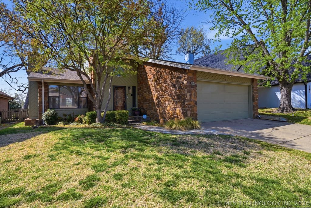 9126 S Lakewood Avenue E, Tulsa, OK 74137