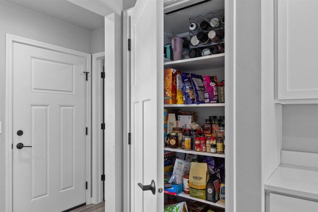 4372 LAKELAND DRIVE, Oshkosh, WI 54904