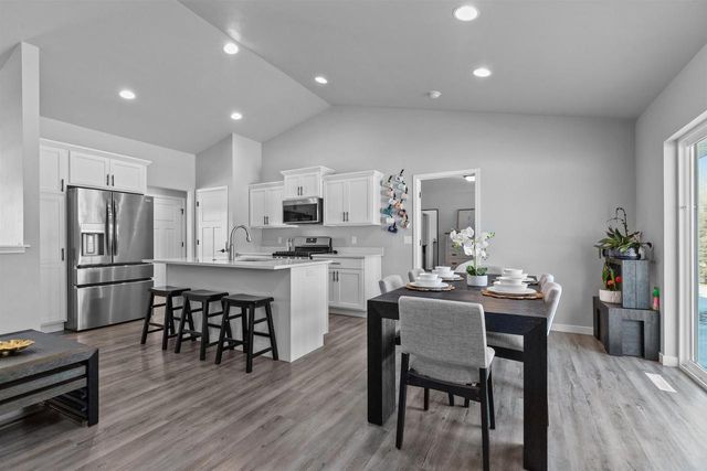 4372 LAKELAND DRIVE, Oshkosh, WI 54904