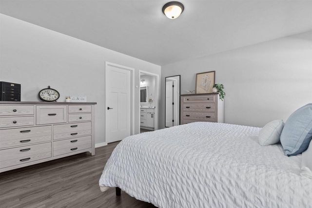 4372 LAKELAND DRIVE, Oshkosh, WI 54904