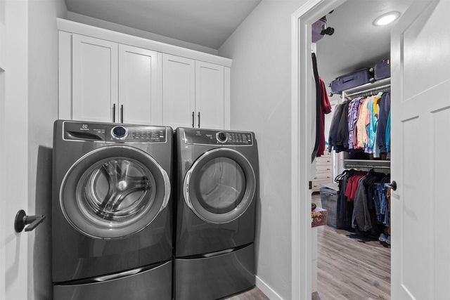 4372 LAKELAND DRIVE, Oshkosh, WI 54904