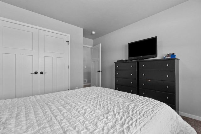 4372 LAKELAND DRIVE, Oshkosh, WI 54904