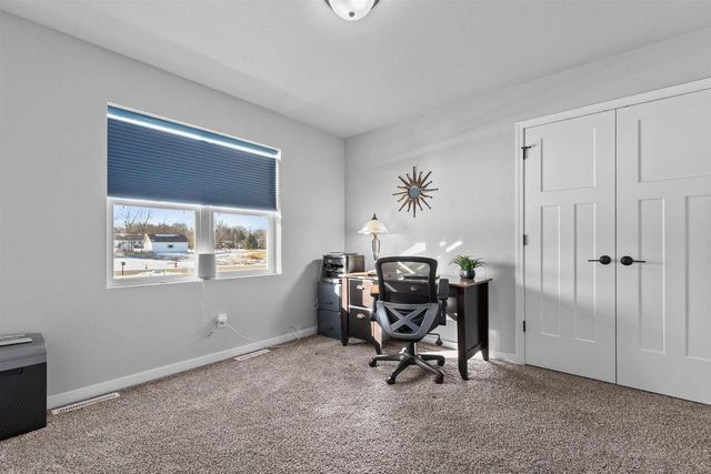 4372 LAKELAND DRIVE, Oshkosh, WI 54904