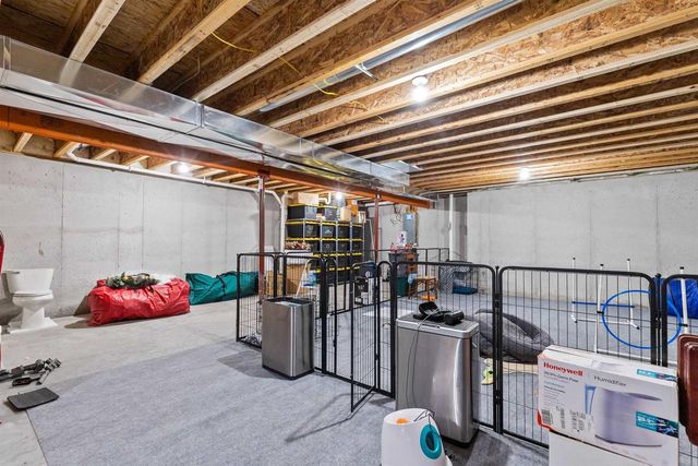 4372 LAKELAND DRIVE, Oshkosh, WI 54904