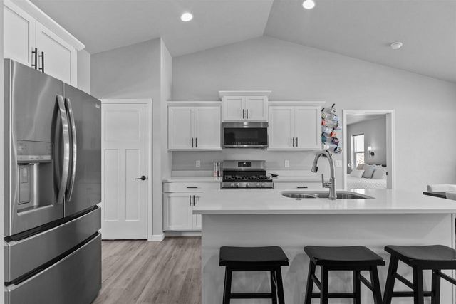 4372 LAKELAND DRIVE, Oshkosh, WI 54904