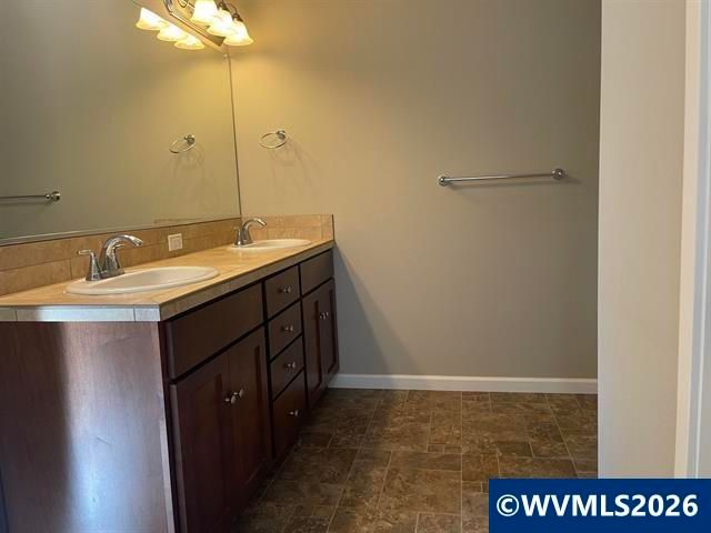 323 NW Pacific Hills Dr, Willamina, OR 97396