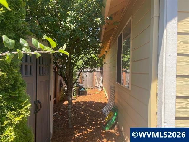 323 NW Pacific Hills Dr, Willamina, OR 97396