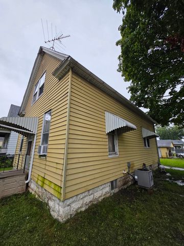 500 14th Avenue, Rock Island, IL 61201