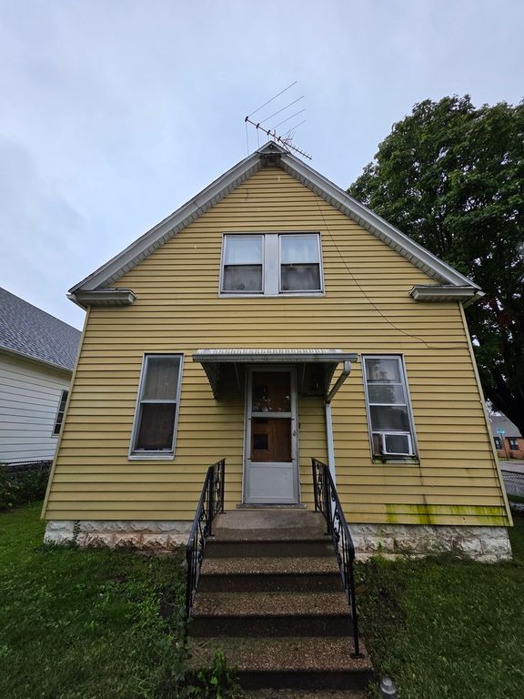 500 14th Avenue, Rock Island, IL 61201