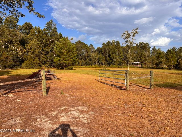 100 KENWOOD BOAT RAMP RD Road, Interlachen, FL 32148