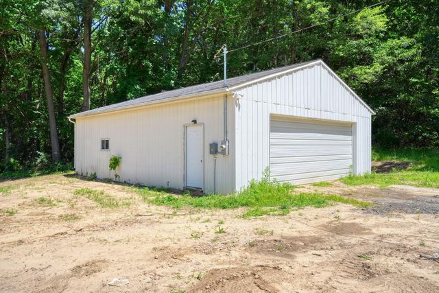 1823 N Sutton Road, Leoni Twp, MI 49202