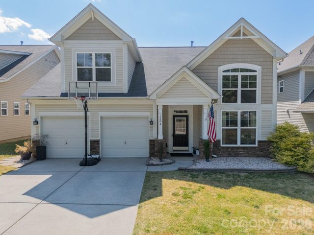 1204 Woodglen Lane, Matthews, NC 28104