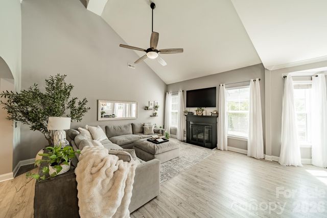 1204 Woodglen Lane, Matthews, NC 28104