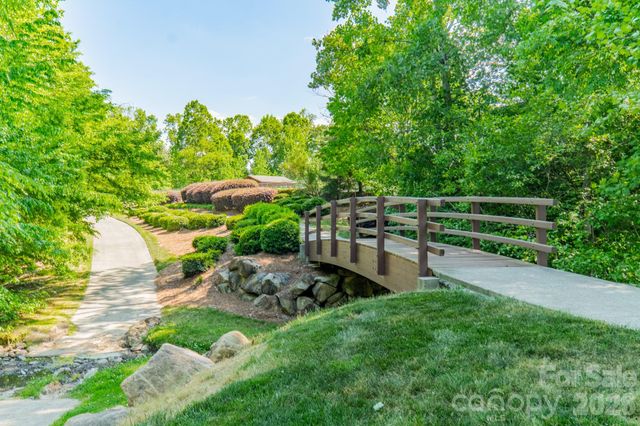 1204 Woodglen Lane, Matthews, NC 28104