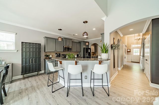 1204 Woodglen Lane, Matthews, NC 28104