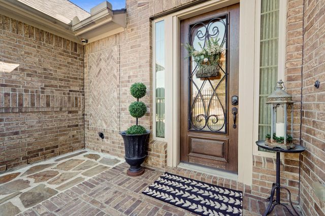 16111 Summit Mist Court, Houston, TX 77044