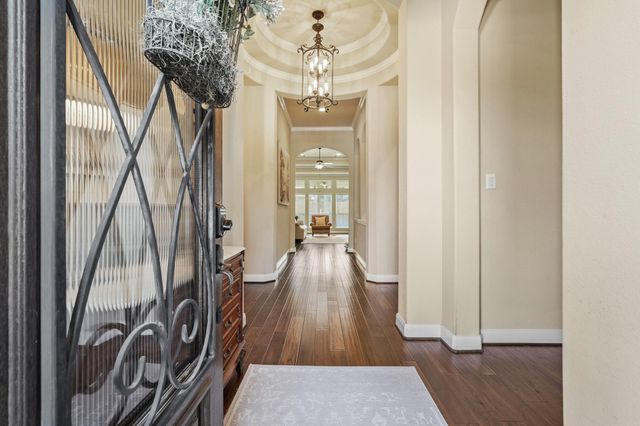 16111 Summit Mist Court, Houston, TX 77044