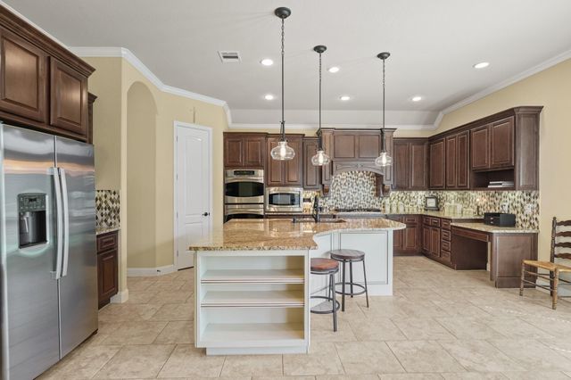 16111 Summit Mist Court, Houston, TX 77044