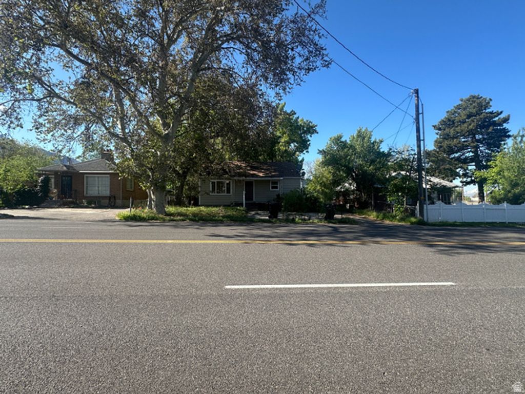 2420 E 3300 S, Millcreek, UT 84109