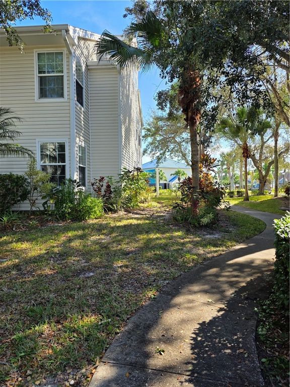 1914 Westminster Circle 13-1, Vero Beach, FL 32966