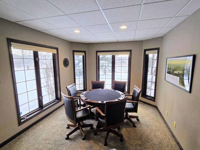 W282N4163 Somerset LANE, Pewaukee, WI 53072