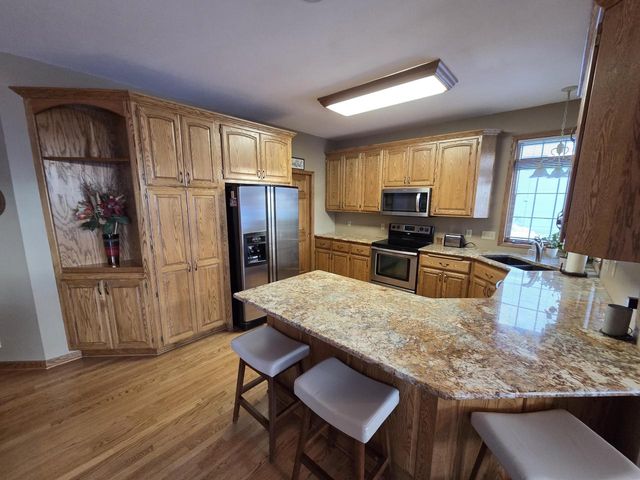 W282N4163 Somerset LANE, Pewaukee, WI 53072