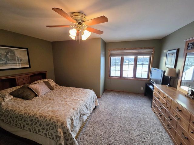 W282N4163 Somerset LANE, Pewaukee, WI 53072