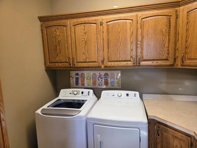 W282N4163 Somerset LANE, Pewaukee, WI 53072