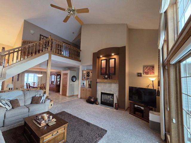 W282N4163 Somerset LANE, Pewaukee, WI 53072