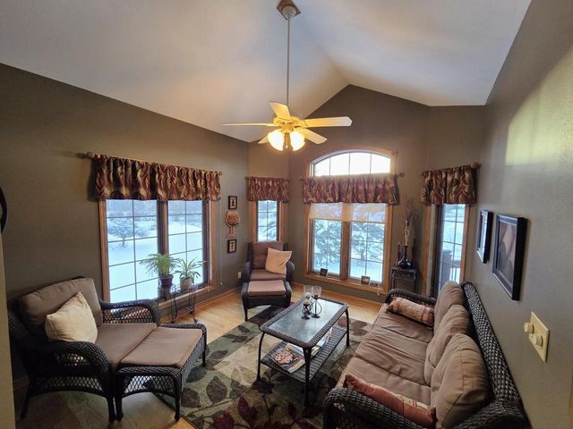 W282N4163 Somerset LANE, Pewaukee, WI 53072