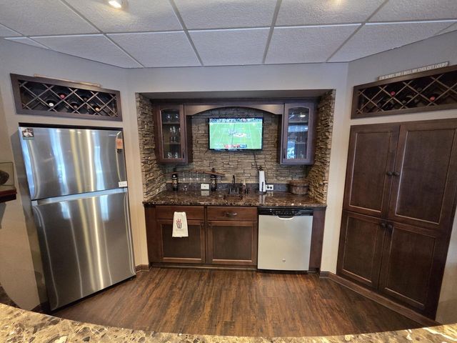 W282N4163 Somerset LANE, Pewaukee, WI 53072