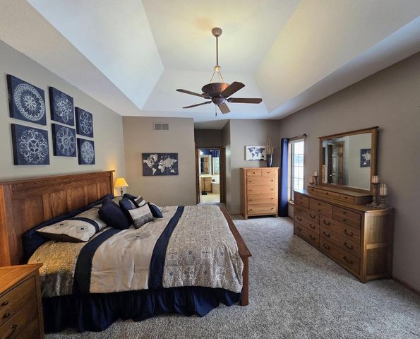 W282N4163 Somerset LANE, Pewaukee, WI 53072