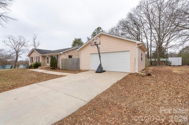 225 Belhaven Circle, Clover, SC 29710