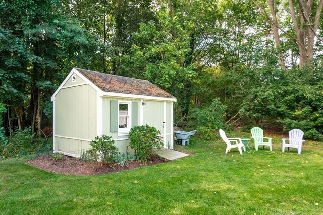 136 Sylvester Ave, Winchester, MA 01890