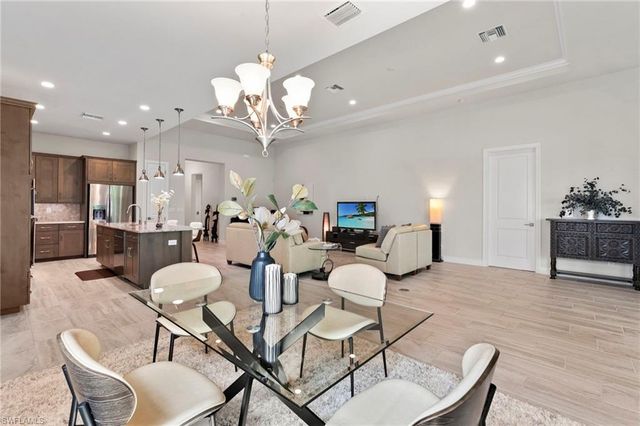 8950 Mustique LN, Naples, FL 34114