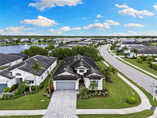 8950 Mustique LN, Naples, FL 34114