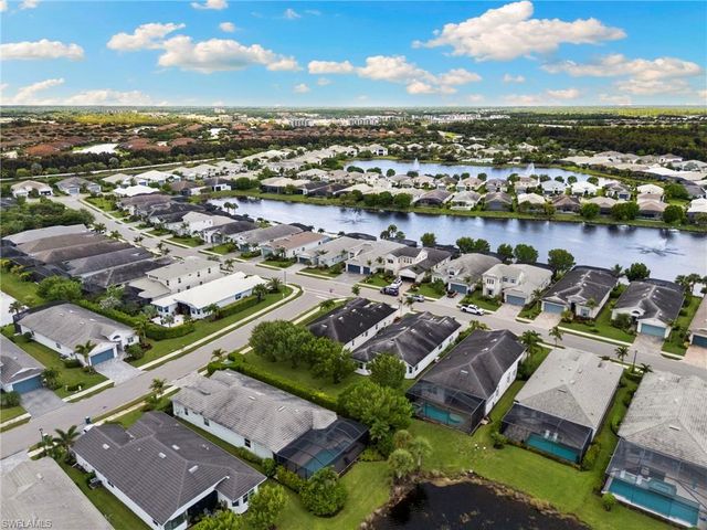 8950 Mustique LN, Naples, FL 34114