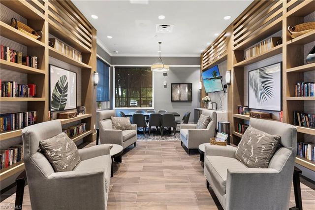8950 Mustique LN, Naples, FL 34114