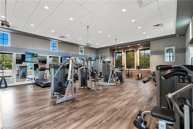 8950 Mustique LN, Naples, FL 34114