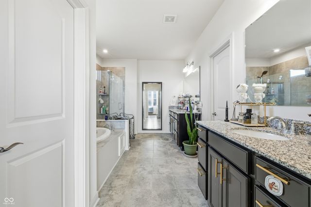 14723 Legacy Oaks Drive, Carmel, IN 46032