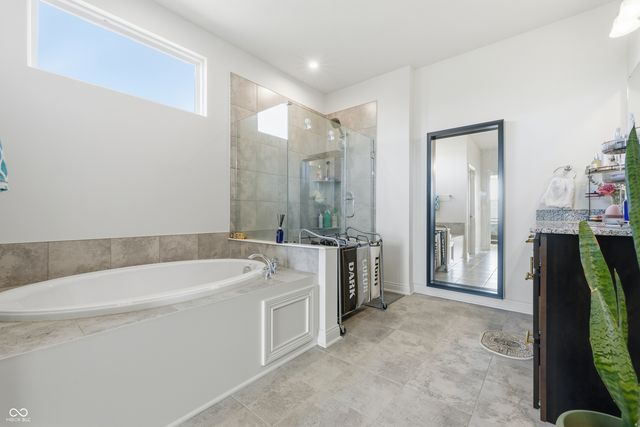 14723 Legacy Oaks Drive, Carmel, IN 46032