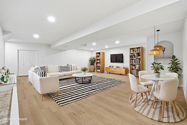 14723 Legacy Oaks Drive, Carmel, IN 46032