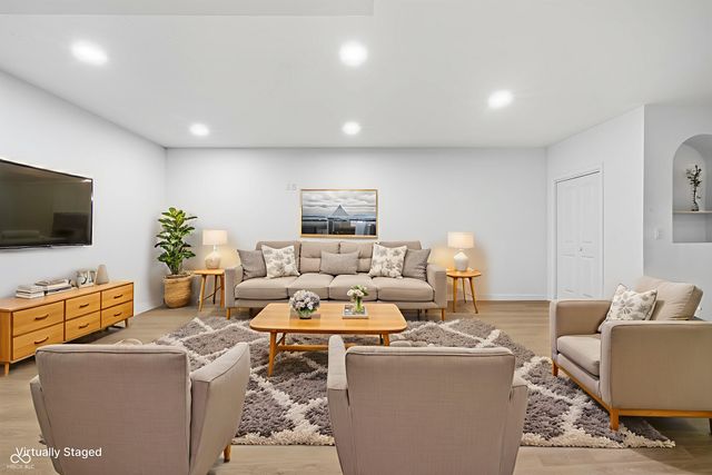 14723 Legacy Oaks Drive, Carmel, IN 46032