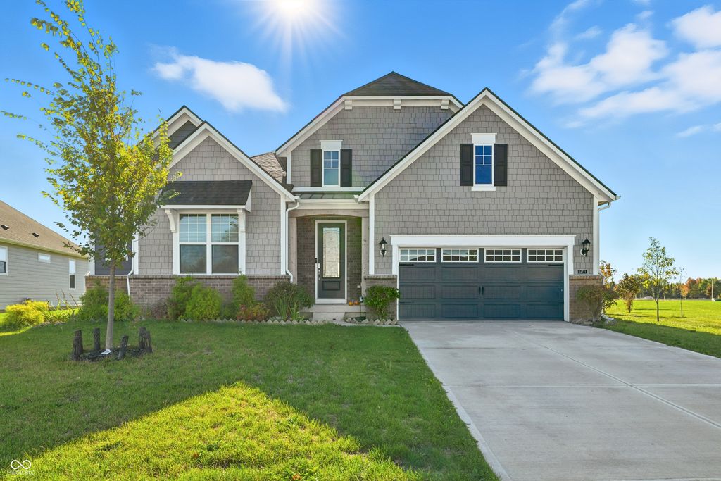 14723 Legacy Oaks Drive, Carmel, IN 46032
