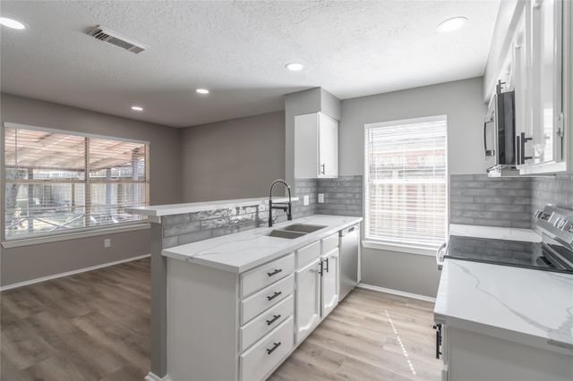 10014 Quiet Hill Road, La Porte, TX 77571